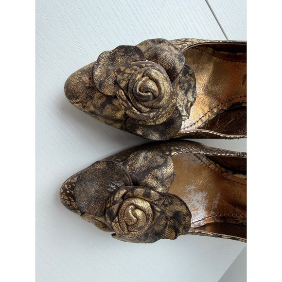 Vintage Y2K Dolce & Gabbana Gold metallicLeather Rose Heels Size 39 US 8-8,5 - Picture 3 of 10
